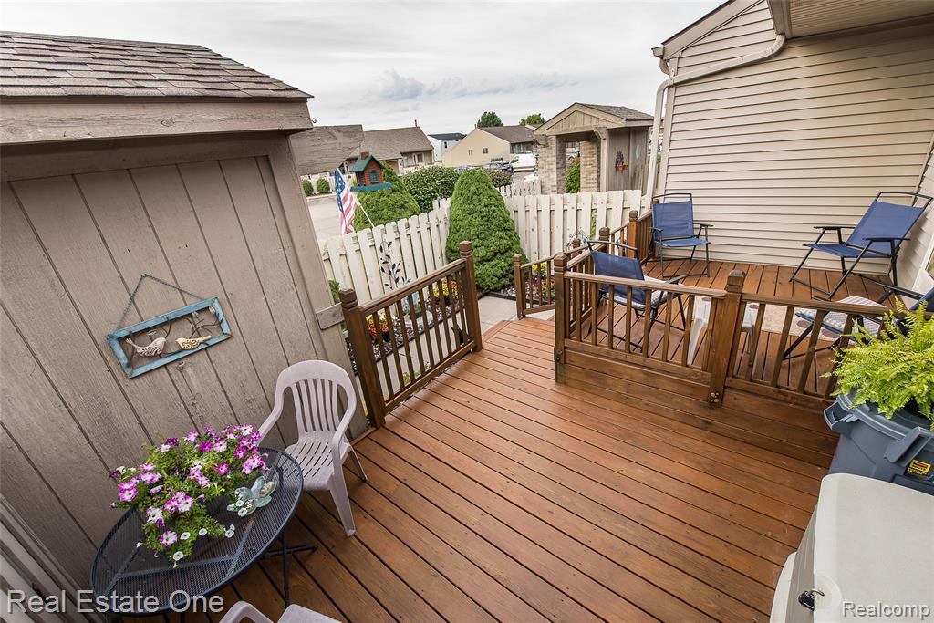 62511 RALEIGH Court, 5, South Lyon, MI 48178 — Photo 4
