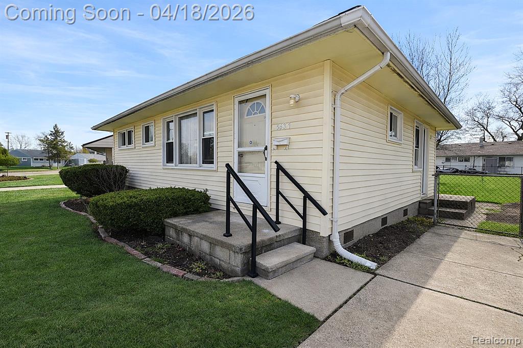 431 Lytle Place, Garden City, MI — Photo 15