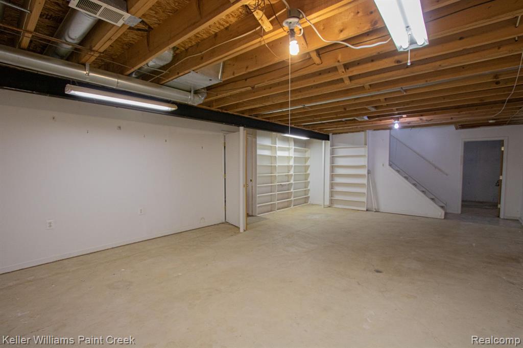 2569 MAPLE FOREST Drive, Wixom, MI 48393 — Photo 27