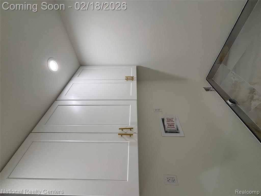 10024 Borgman Avenue, Huntington Woods, MI — Photo 35