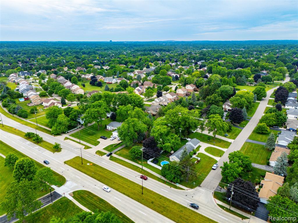 750 W Square Lake Road, Troy, MI 48098 — Photo 13