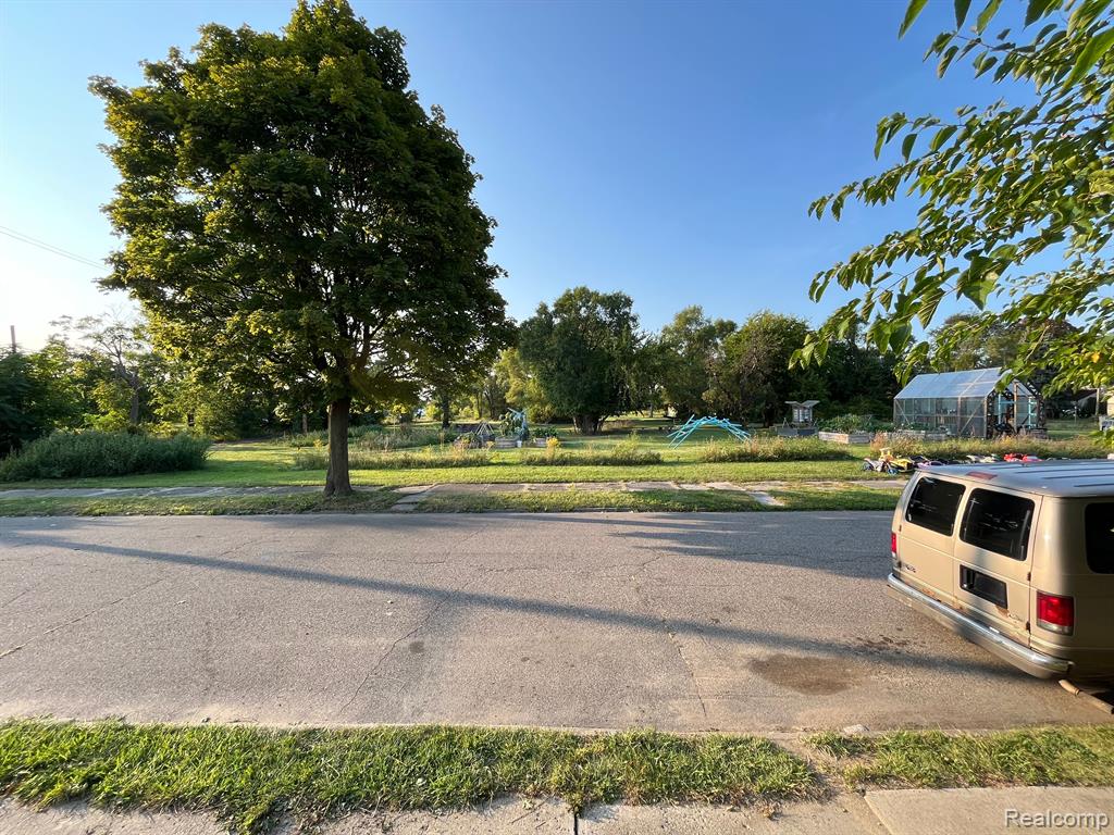 2642 E WILLIS Street, Detroit, MI 48207 — Photo 11