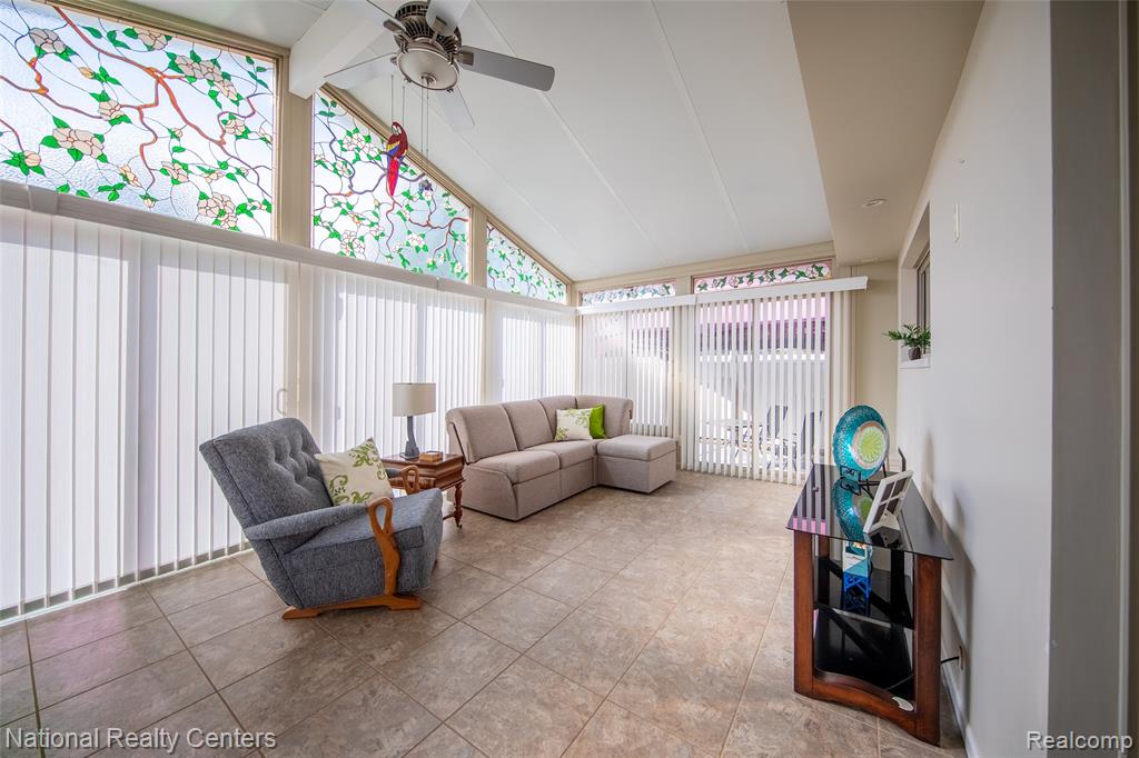 40703 Olympia Drive Drive, Sterling Heights, MI 48313 — Photo 14