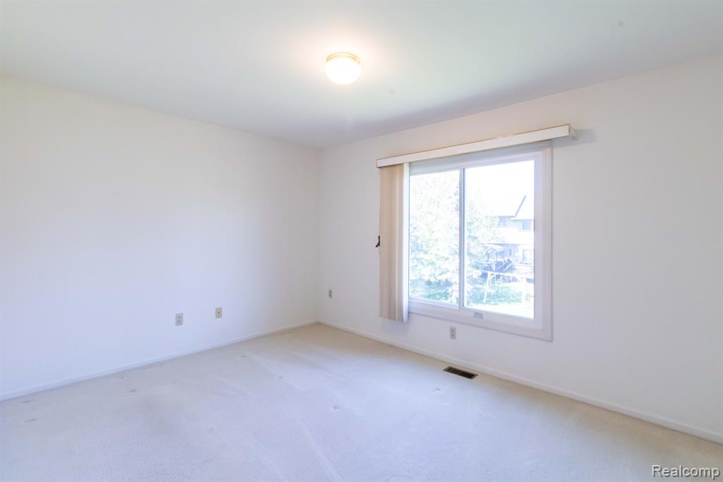 42852 SANDSTONE Drive, Novi, MI 48377 — Photo 21