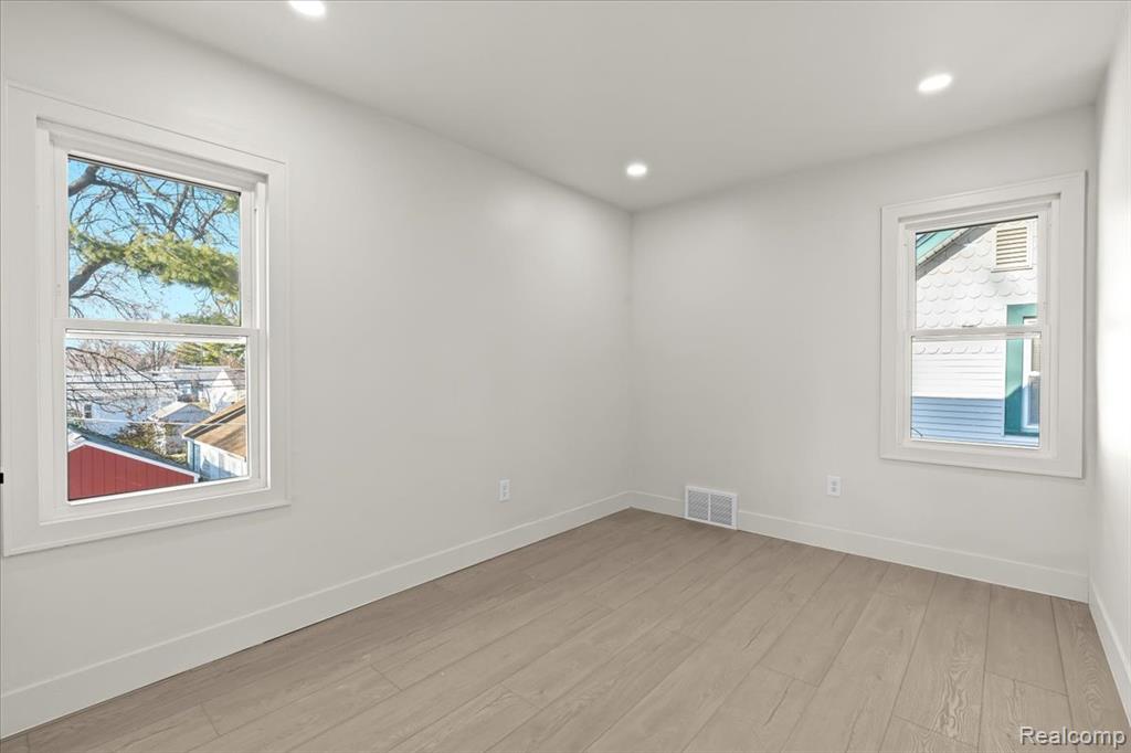 26059 Brush Street, Madison Heights, MI 48071 — Photo 27