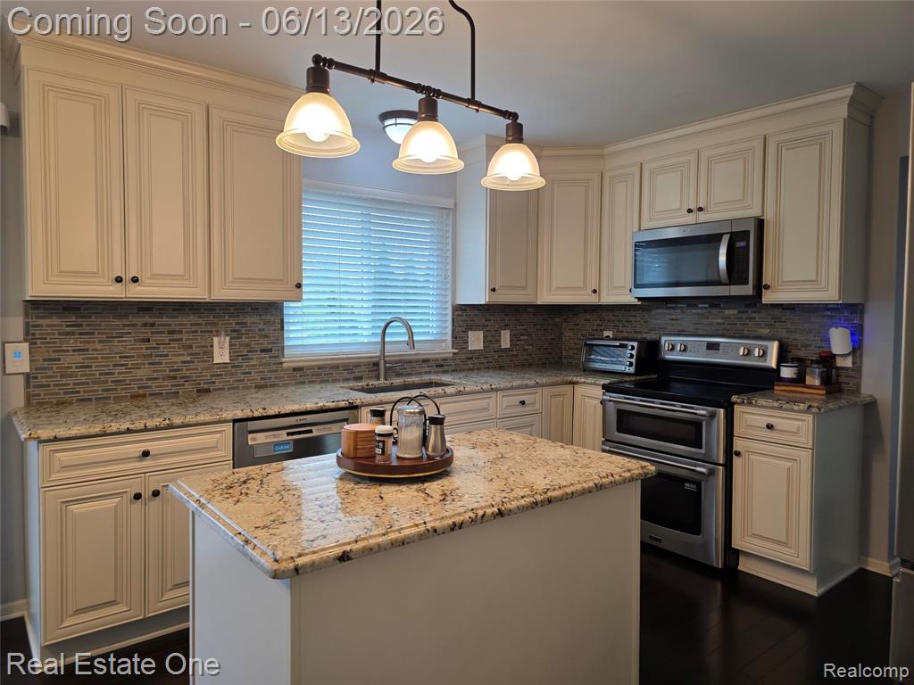 3622 Times Square Boulevard, Canton, MI 48188 — Photo 11