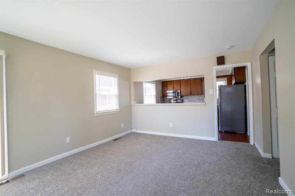 18580 Marsha Street, Riverview, MI 48193 — Photo 9