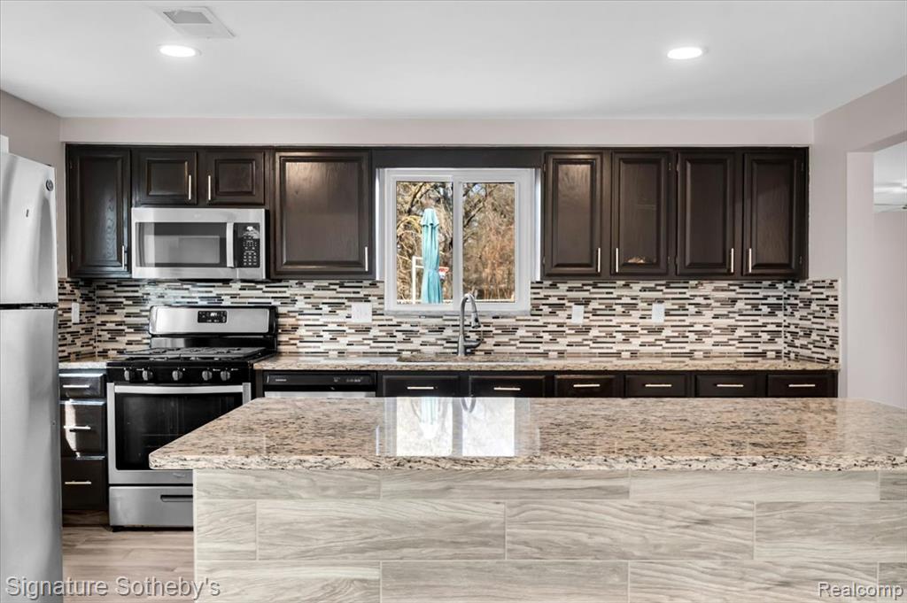 237 Marlborough Drive, Bloomfield Hills, MI 48302 — Photo 10
