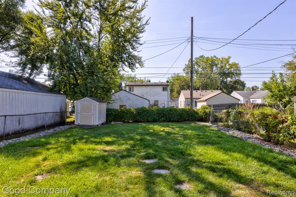 600 E Kalama Avenue, Madison Heights, MI 48071 — Photo 18