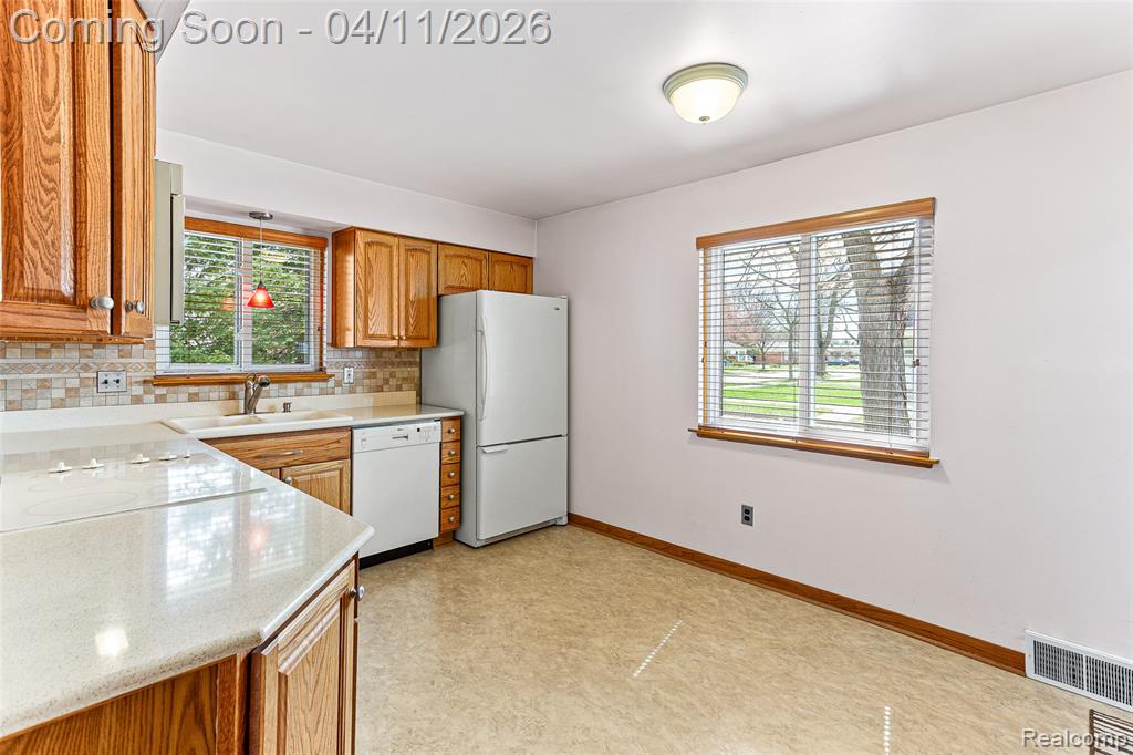 4012 Weddell Street, Dearborn Heights, MI 48125 — Photo 5