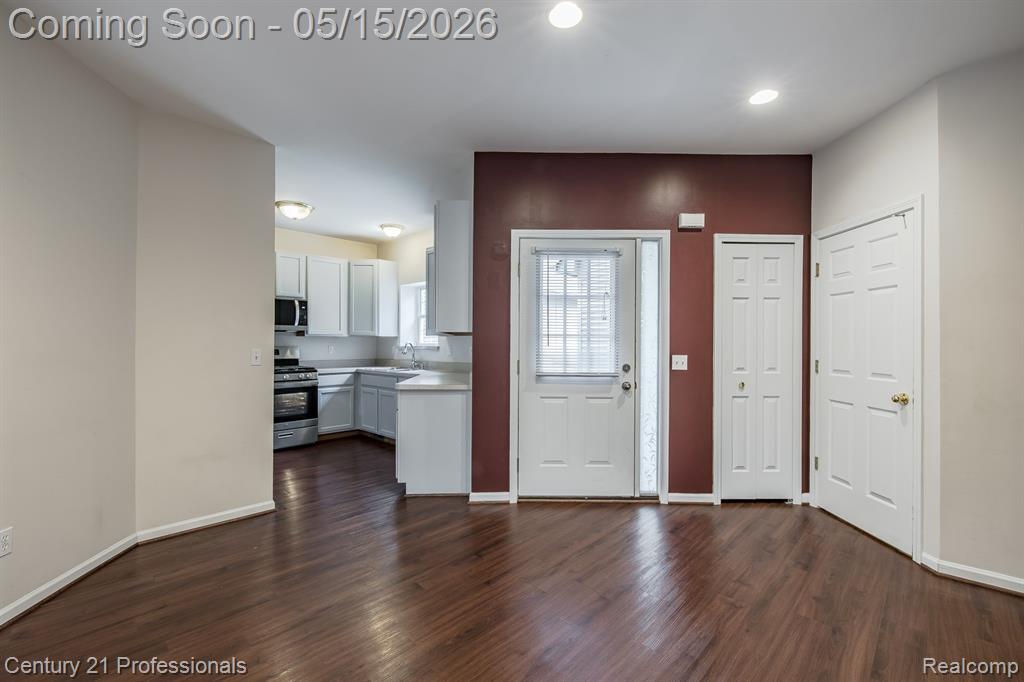 4509 Alexander Pines Drive, Clarkston, MI — Photo 9