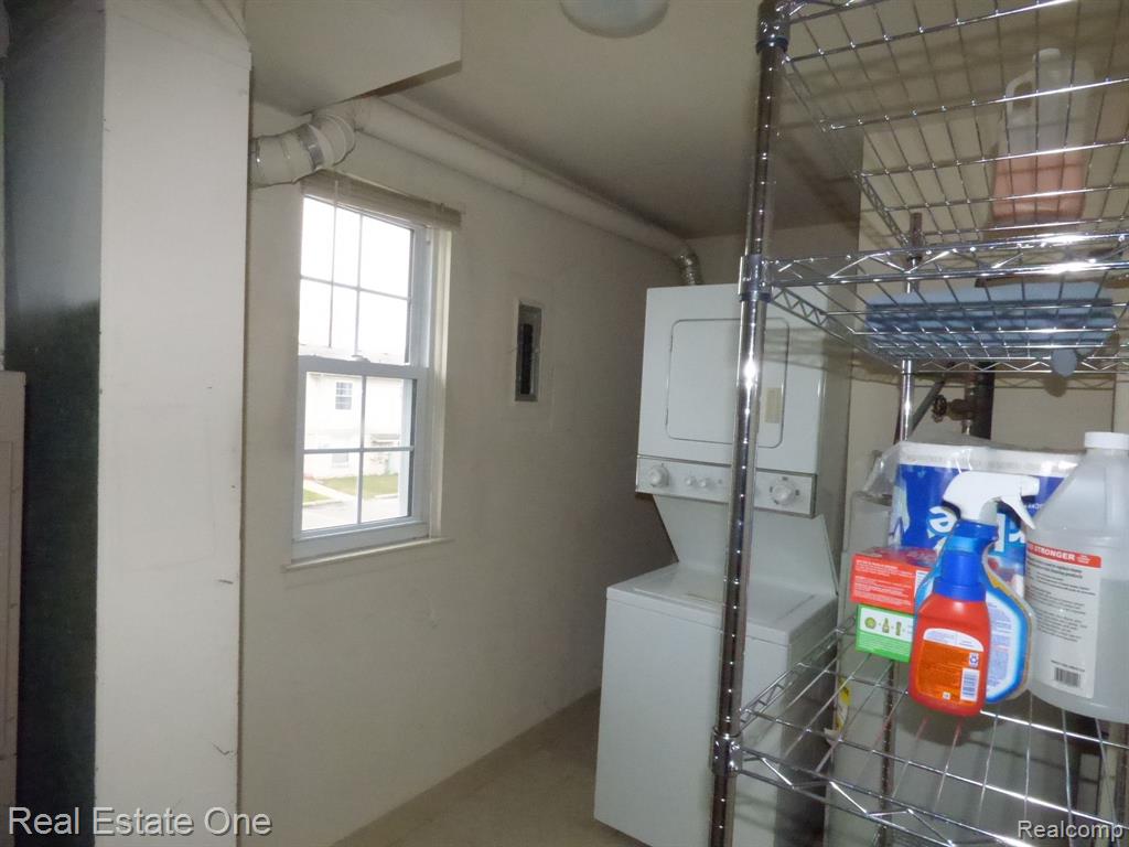 108 Princeton Drive, South Lyon, MI 48178 — Photo 17