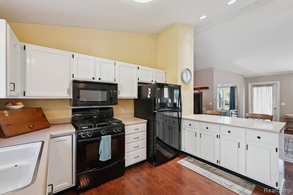 6358 Windham Place, Grand Blanc, MI 48439 — Photo 14