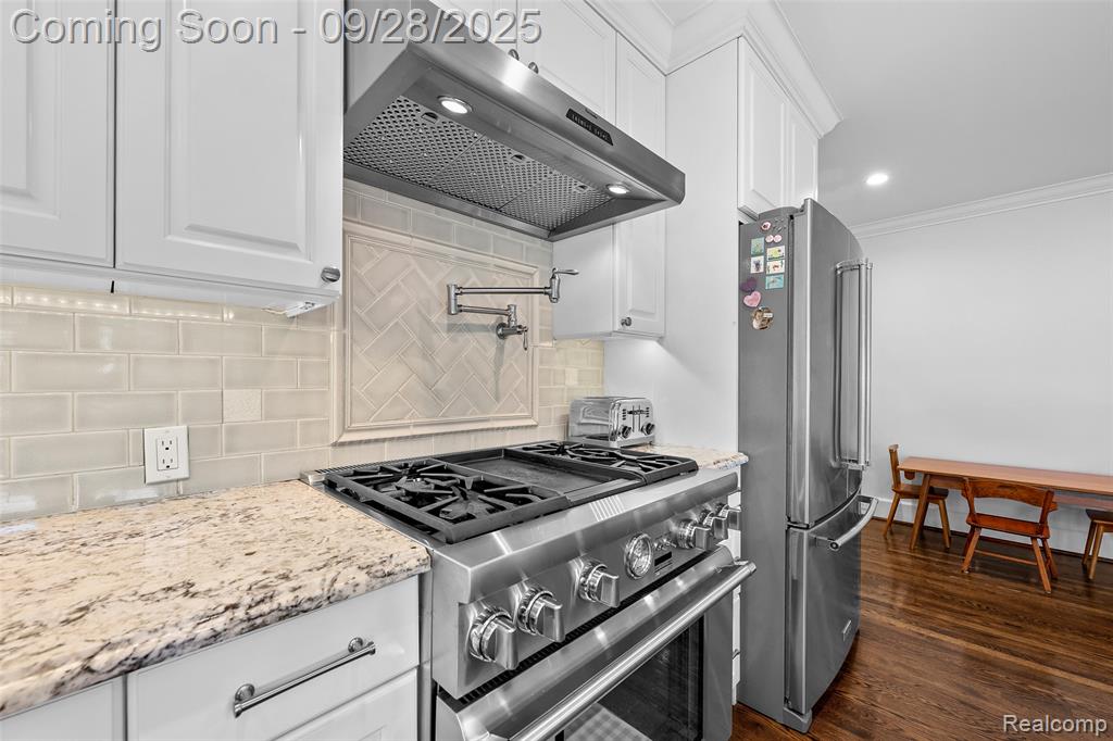 4402 Arlington Drive, Royal Oak, MI 48073 — Photo 18