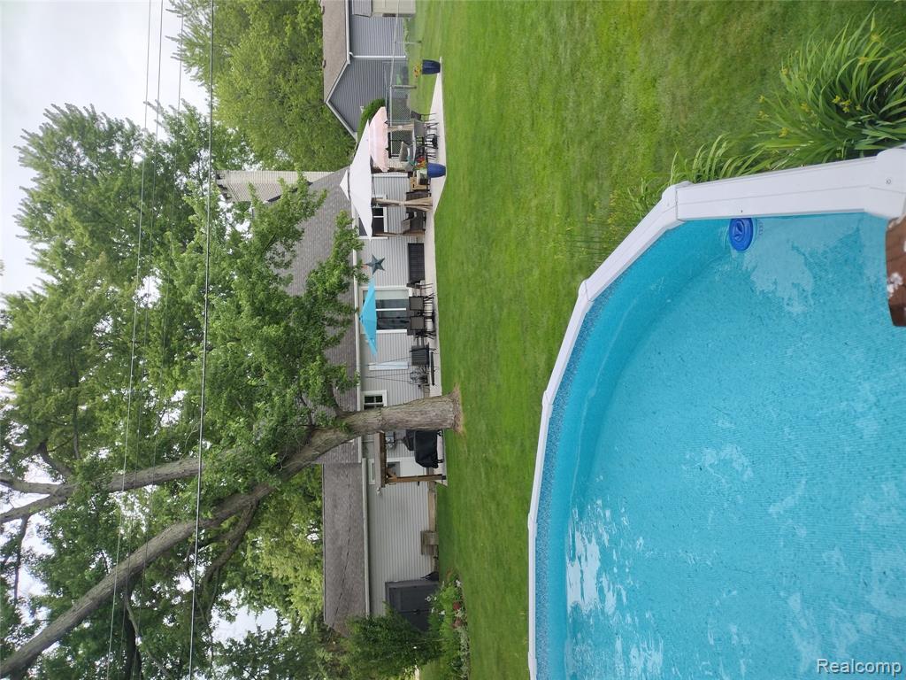 675 Montana Street, Marysville, MI 48040 — Photo 11