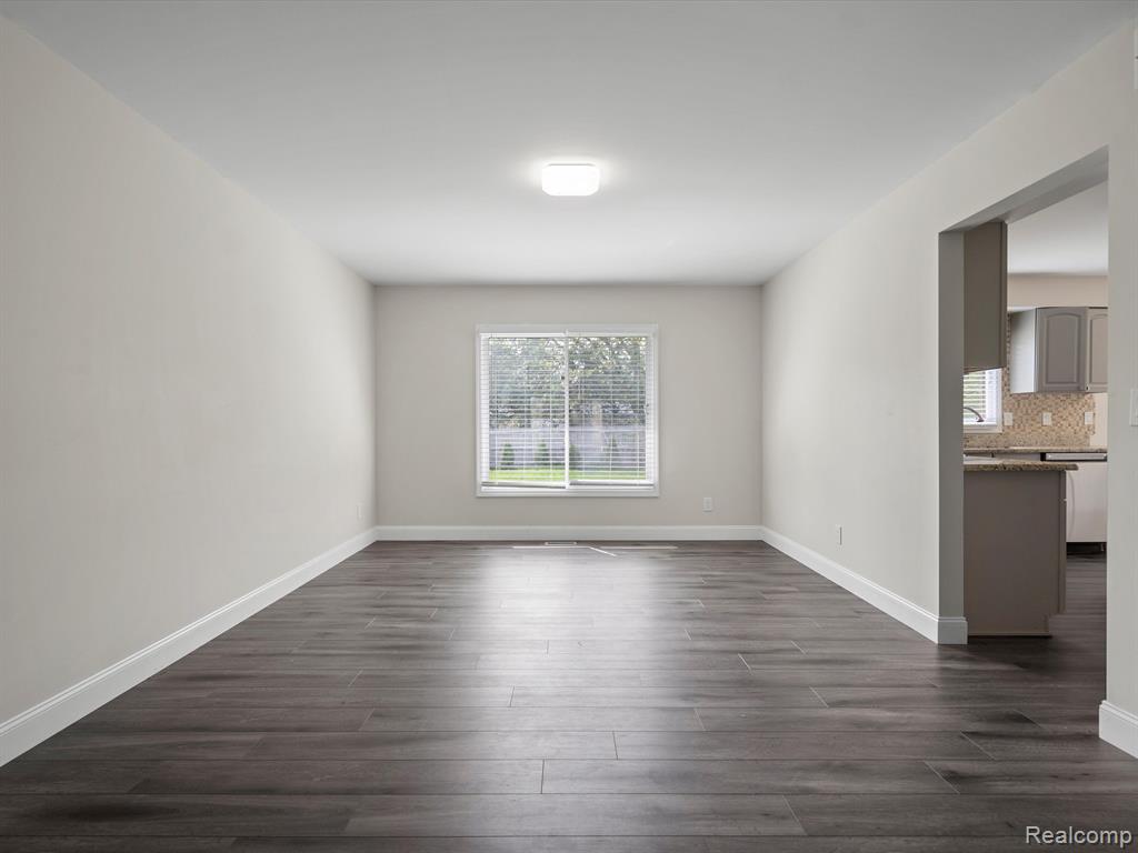 4979 SOMERTON Drive, Troy, MI 48085 — Photo 5