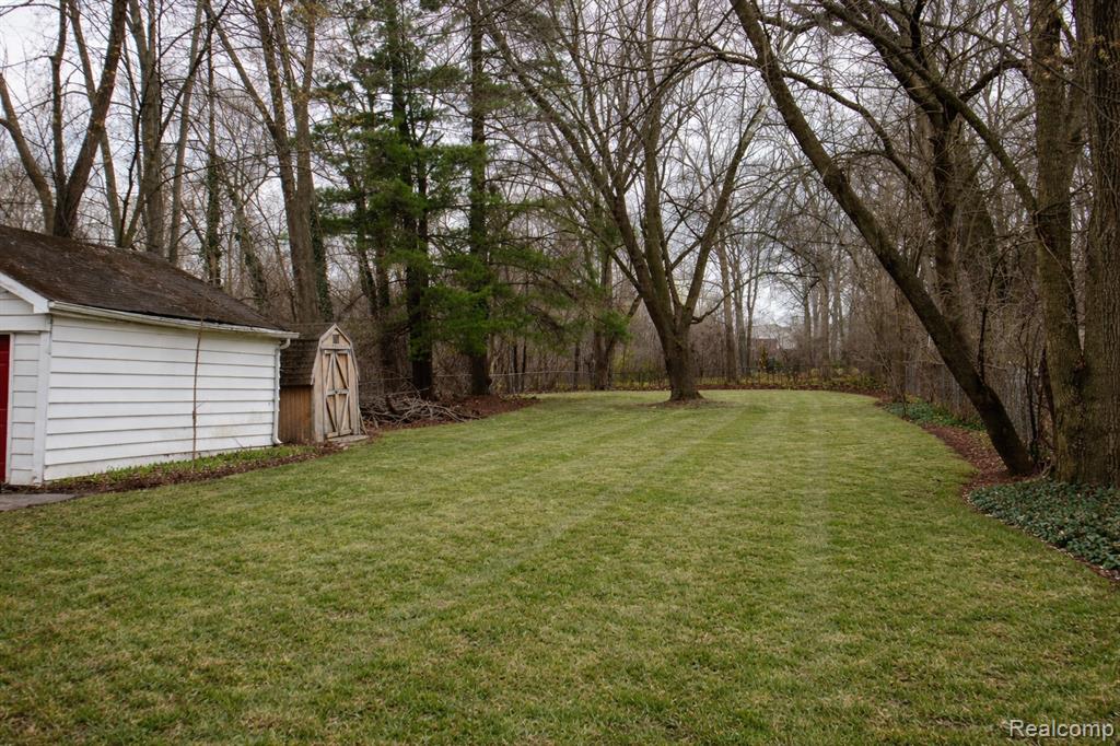 604 Trombley Drive, Troy, MI 48083 — Photo 17