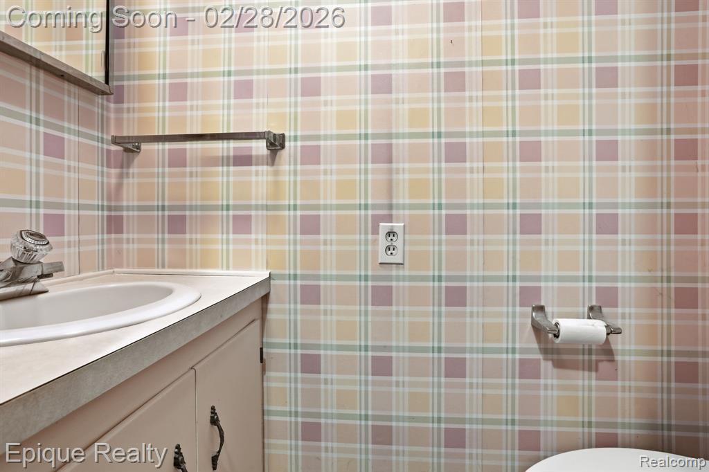 2480 Brownwood Drive, Port Huron, MI 48060 — Photo 18