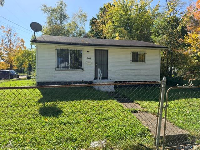 601 W Alma Avenue, Flint, MI 48505