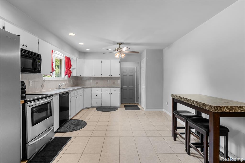 7284 Fostoria Road, Mayville Vlg, MI 48744 — Photo 10