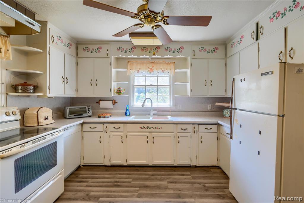 1325 E Barnes Lake Road, Columbiaville, MI 48421 — Photo 5