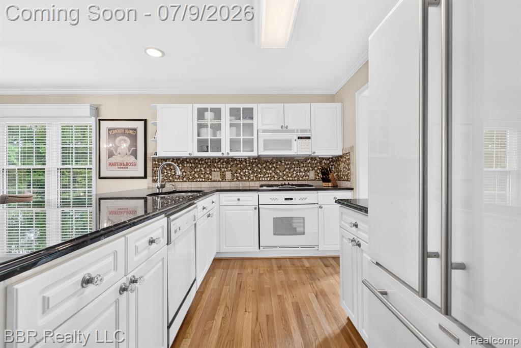 45411 Halston Court, Novi, MI — Photo 9