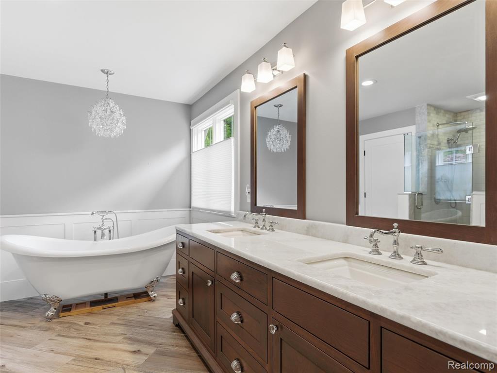 5454 Creekmonte Drive, Rochester, MI 48306 — Photo 29