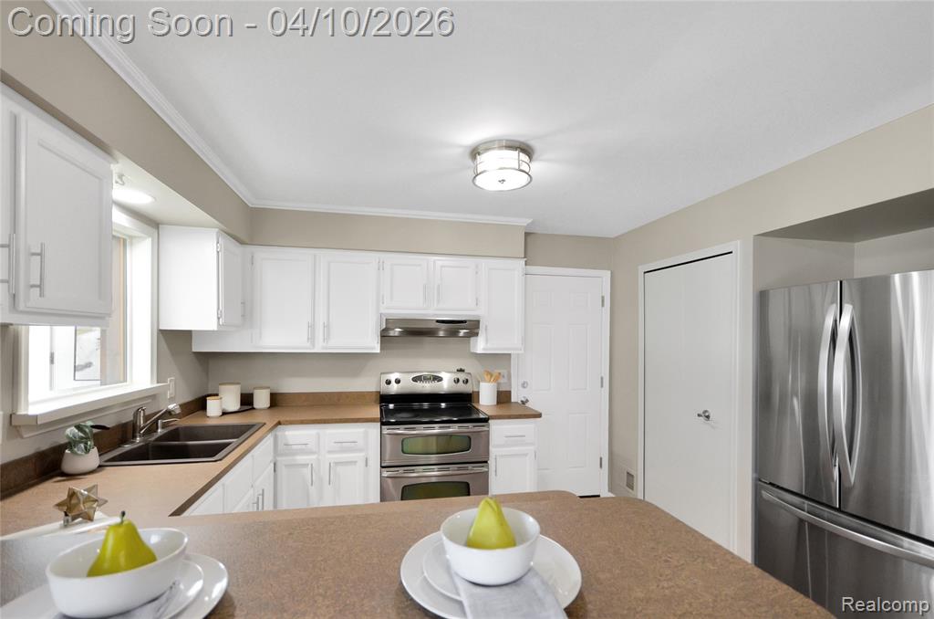 45064 Hecker Drive, Utica, MI 48317 — Photo 7
