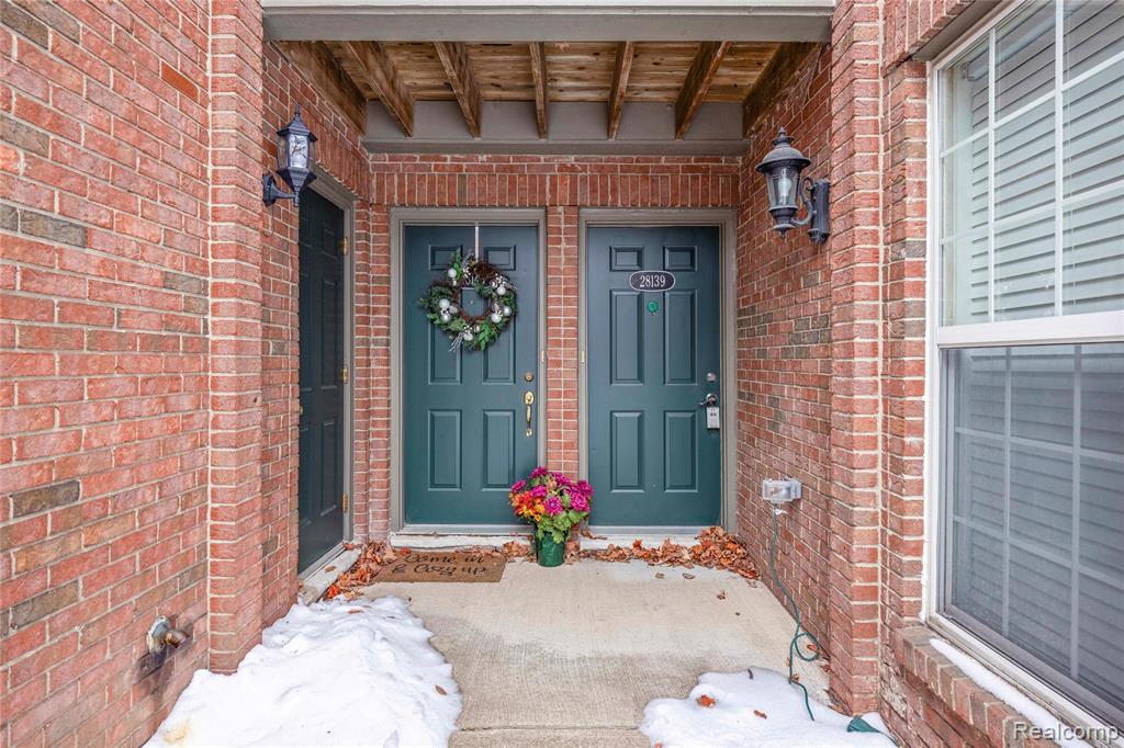 28139 Carlton Way Drive, Novi, MI 48377 — Photo 3