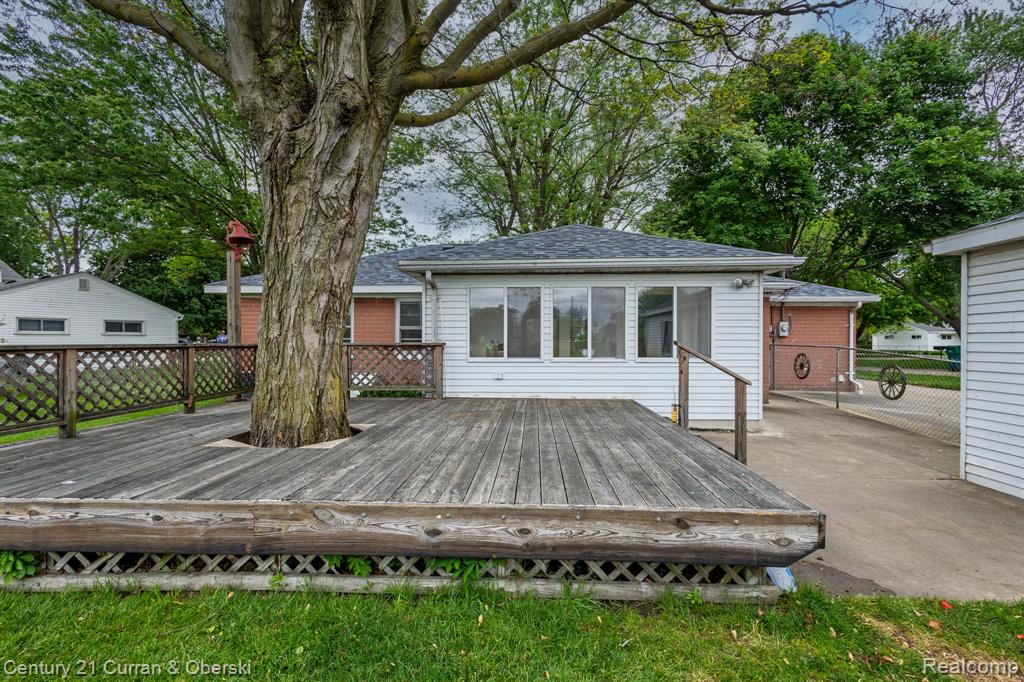 2548 Hearthside Drive, Ypsilanti, MI 48198 — Photo 27