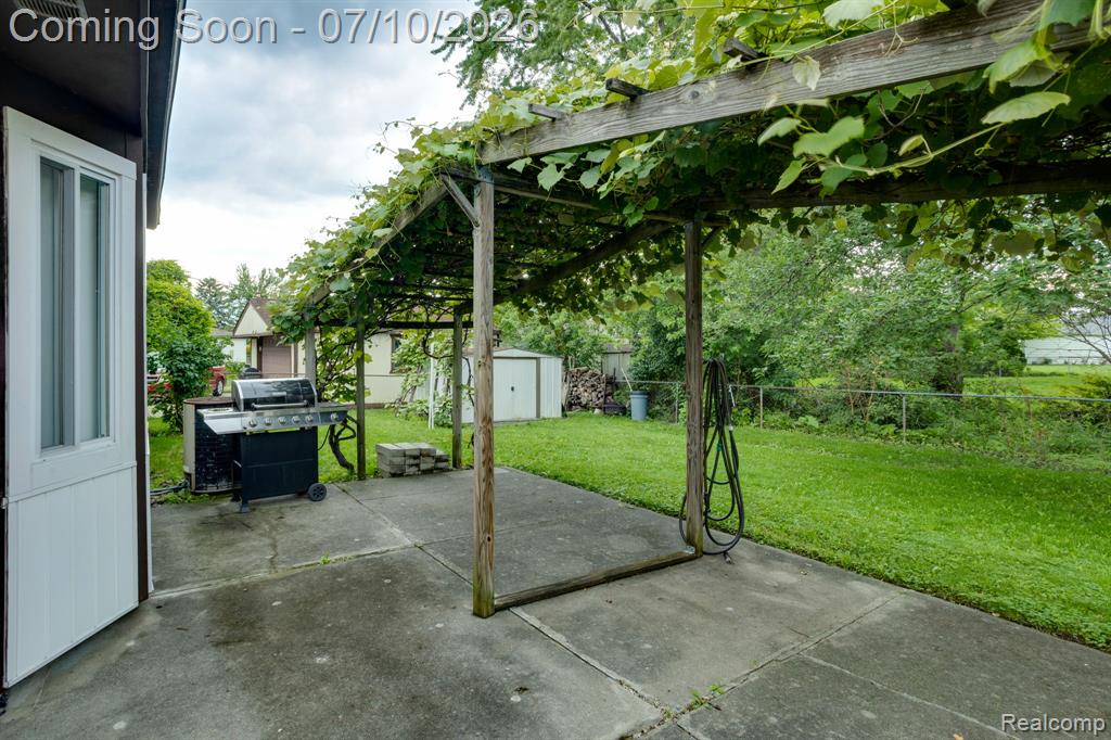 40042 Stimpson Drive, Sterling Heights, MI 48310 — Photo 37