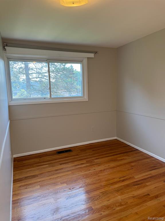 5028 Abington Drive, Troy, MI 48085 — Photo 17