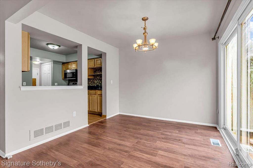 1598 BRENTWOOD Drive, Troy, MI 48098 — Photo 8