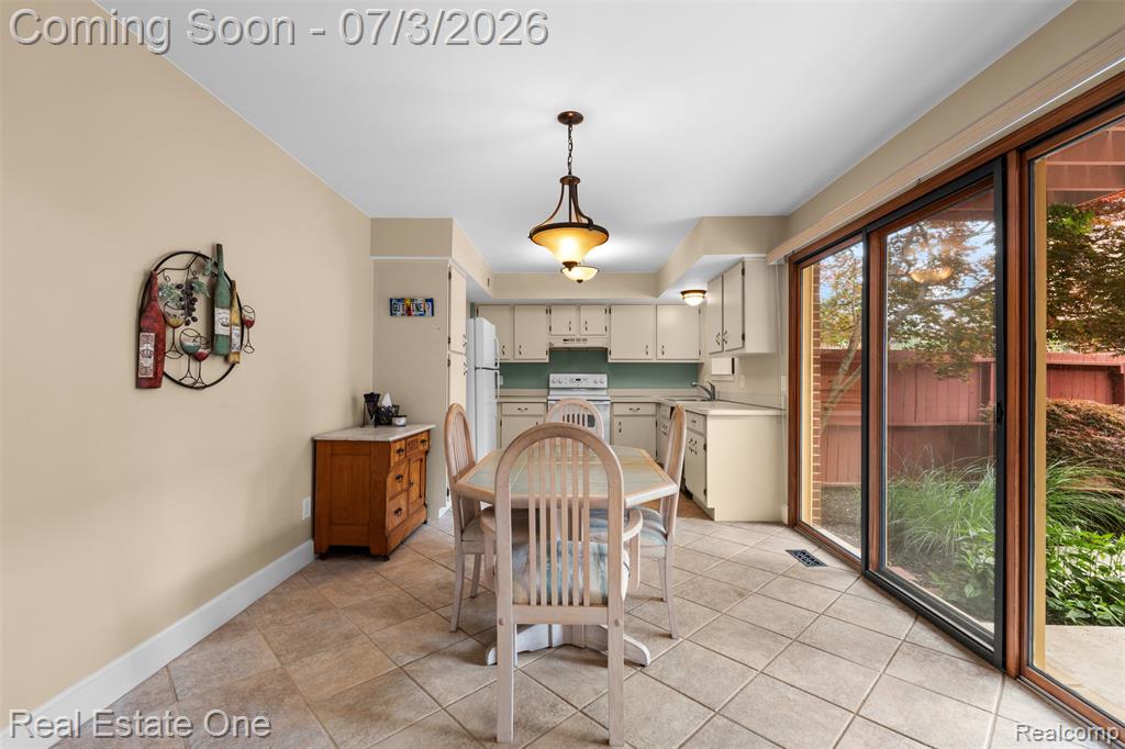 42185 Lochmoor Street, Clinton Twp, MI 48038 — Photo 13