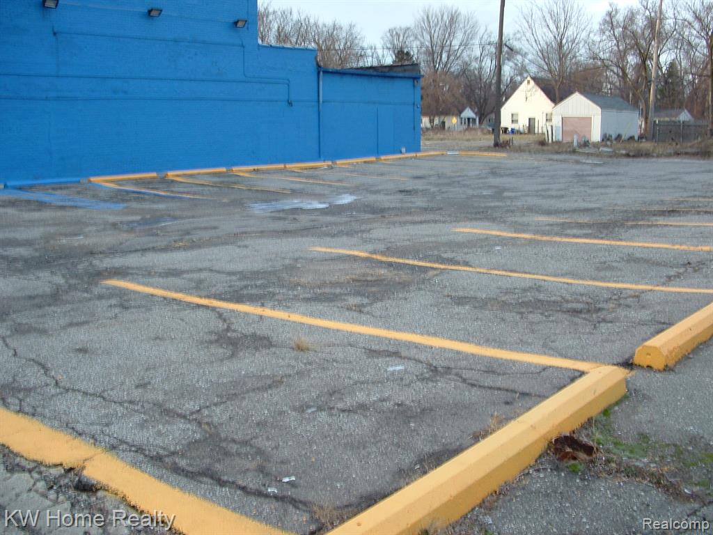 20650 Fenkell Avenue, Detroit, MI 48223 — Photo 15