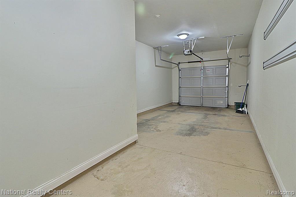 4058 RADCLIFF Drive, Canton, MI 48188 — Photo 31