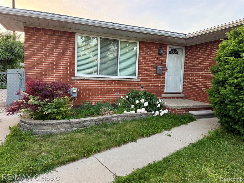 1842 Chaucer Avenue, Madison Heights, MI 48071 — Photo 17