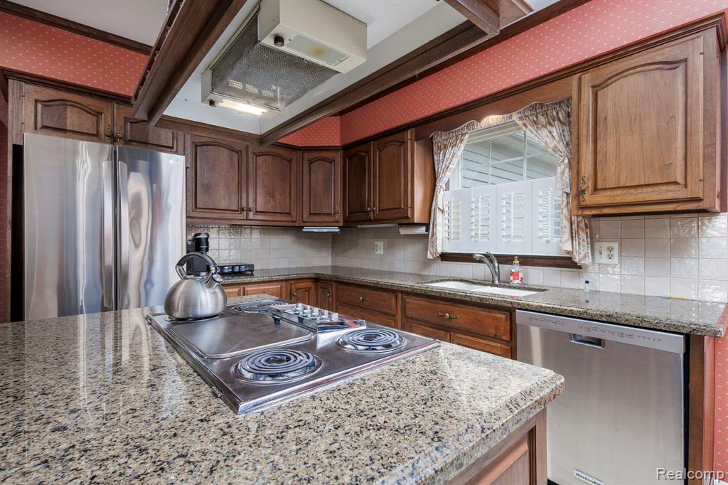830 Croydon Road, Rochester Hills, MI 48309 — Photo 25