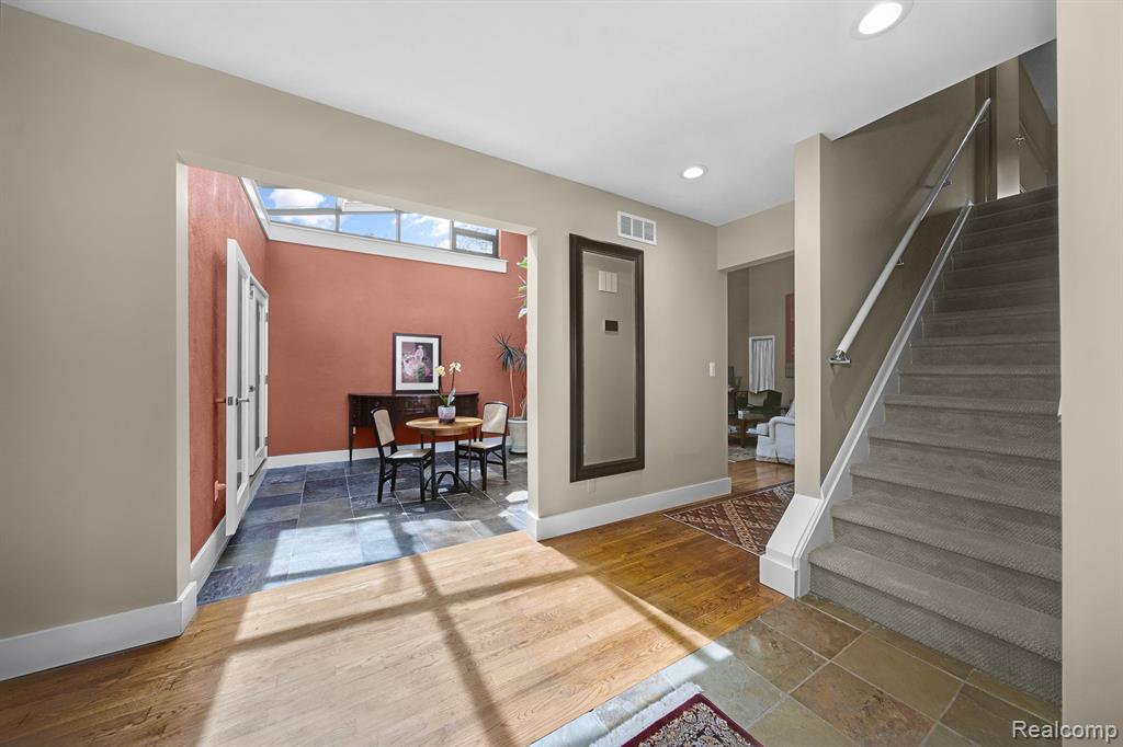 1049 STRATFORD Lane, Bloomfield Hills, MI 48304 — Photo 8