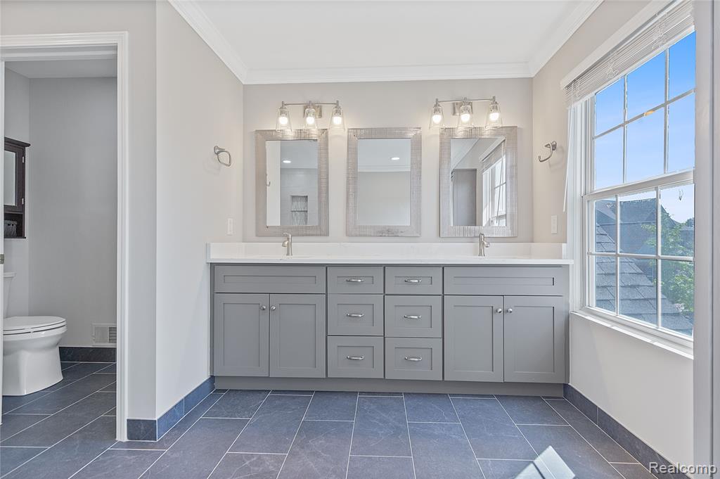 4360 Carriage Hill Court, Oakland, MI 48306 — Photo 36