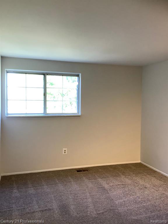 37691 COLONIAL Drive, Westland, MI — Photo 21