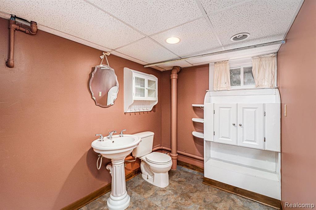 482 W IROQUOIS Road, Pontiac, MI 48341 — Photo 14
