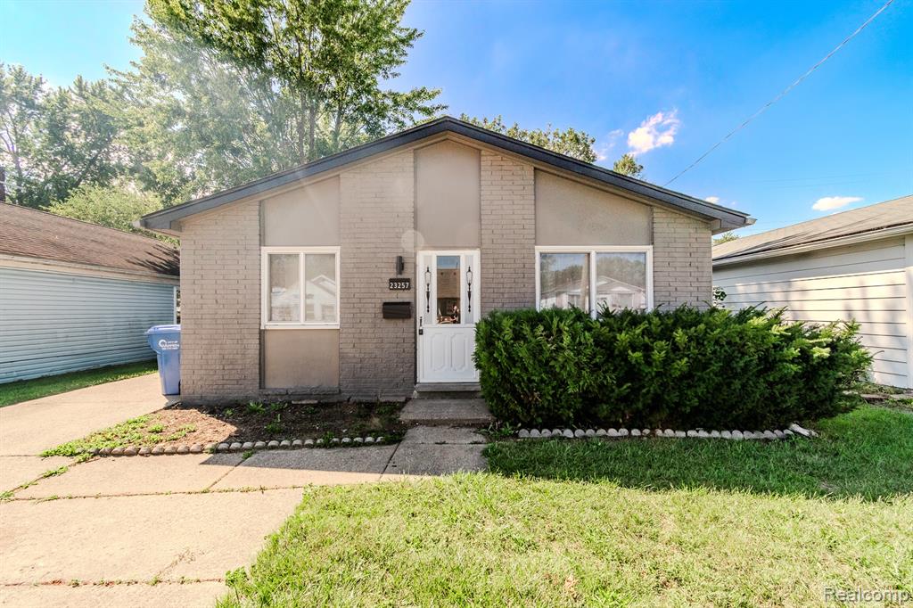 23257 Stewart Avenue, Warren, MI 48089