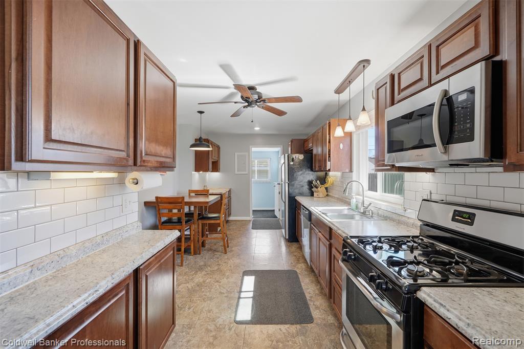 28816 Groveland Street, Madison Heights, MI 48071 — Photo 6