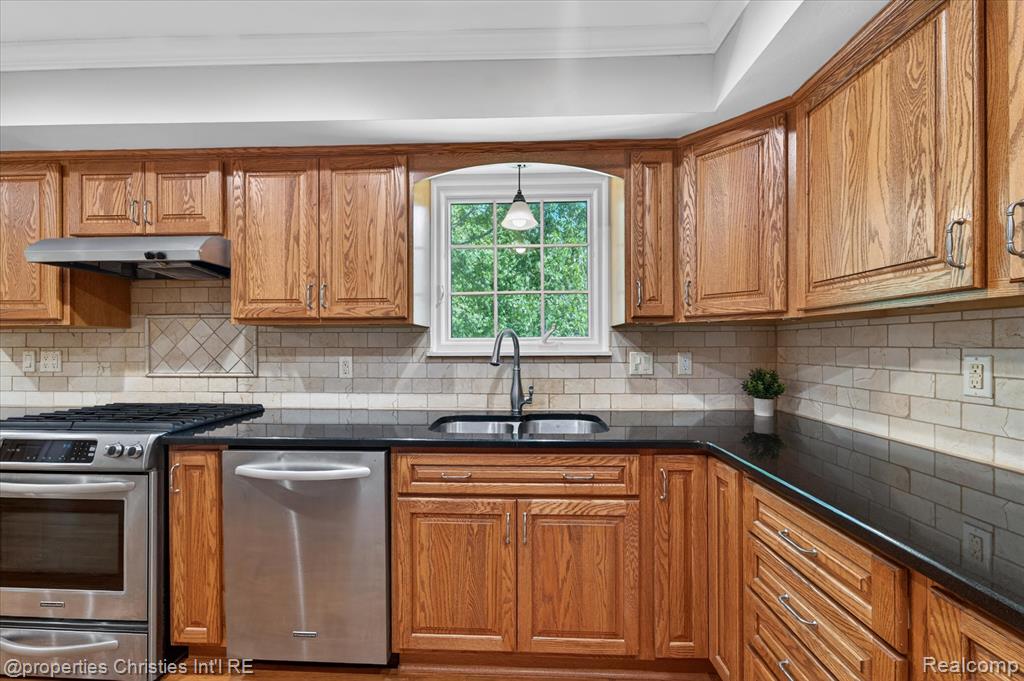 4352 Greenstown Drive, West Bloomfield, MI 48323 — Photo 22