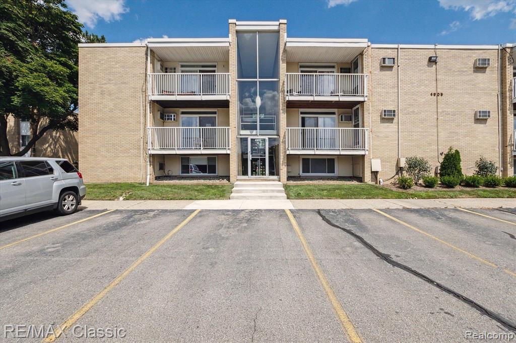 4905 CROOKS Road, A11, Royal Oak, MI 48073 — Photo 5