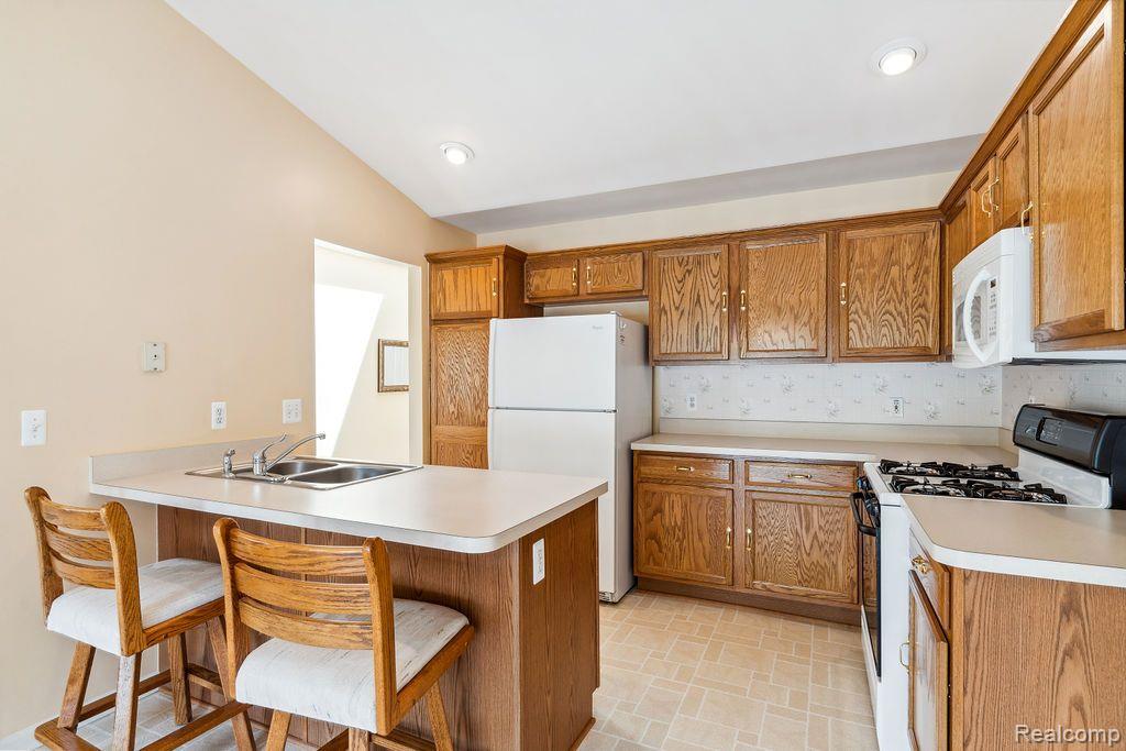41446 REDMOND, Clinton Twp, MI 48038 — Photo 9
