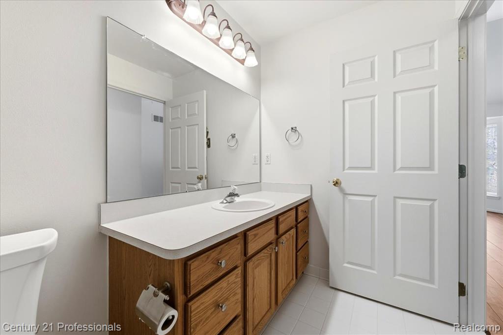 3895 Arbor Drive, Auburn Hills, MI 48326 — Photo 27