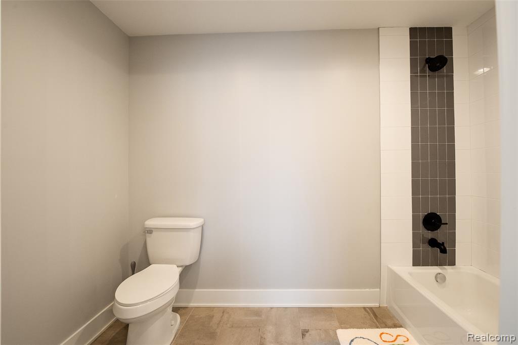 422 Walnut Avenue, Royal Oak, MI 48073 — Photo 31