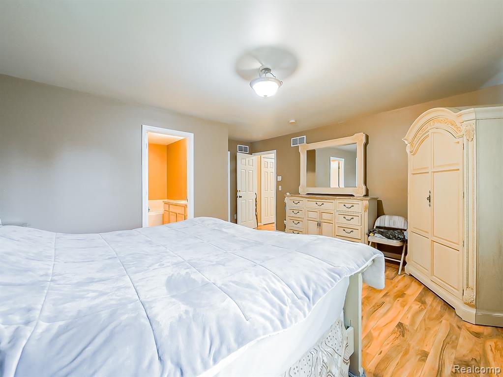 48199 Lafayette Drive, Macomb, MI 48044 — Photo 25